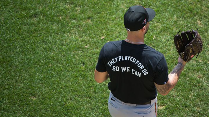 Pelotero de Orioles honran a las Negro Leagues