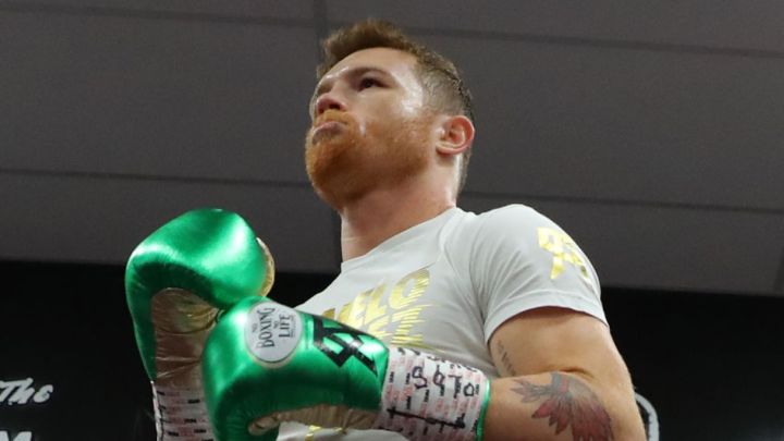 ¿Quién da más? Subastan guantes autografiados de Canelo Álvarez