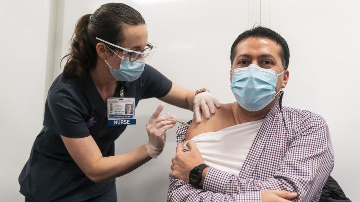 Vacuna contra el coronavirus: Diferencias y similitudes entre la de Moderna y la de Pfizer