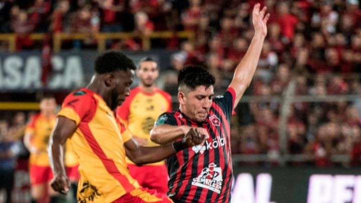 La Liga Deportiva Alajuelense se coronó en su casa; alcanzaron su título número 30 de liga y terminaron con siete años de sequía.