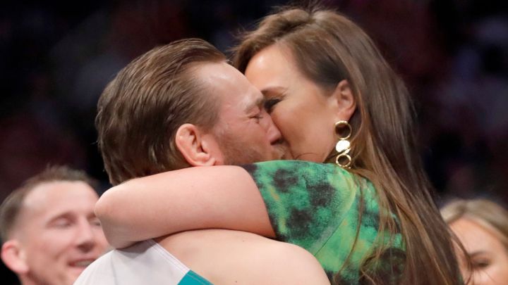 McGregor celebra Navidad anunciando la llegada de su tercer hijo