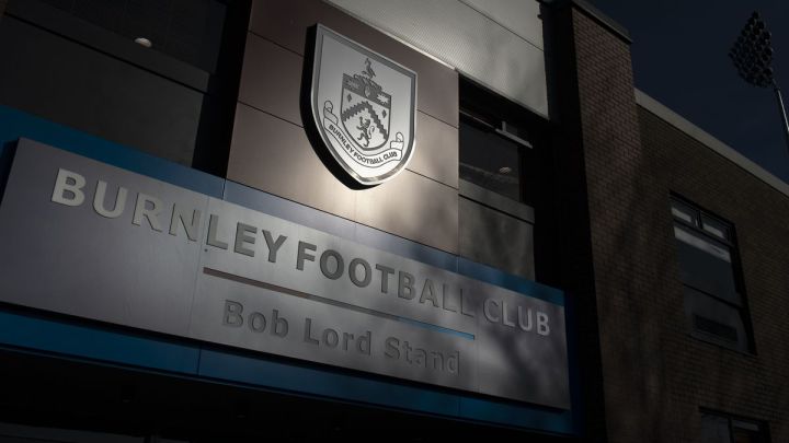 Alan Pace adquirió al Burnley de la Premier League