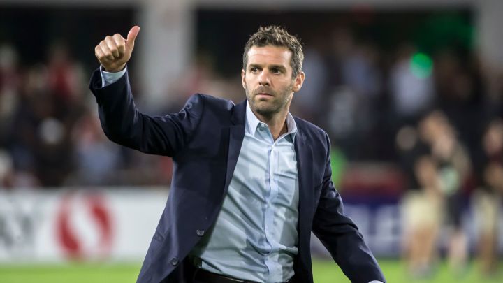 Ben Olsen apunta a dirigir en el Sheffield Wednesday