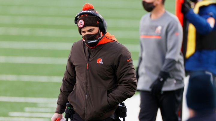 Kevin Stefanski con los Browns