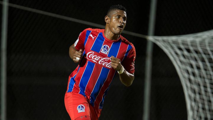 De acuerdo con el representante de Costly, sus intenciones son retomar la carrera de futbolista y retirarse jugando en Centroamérica.
