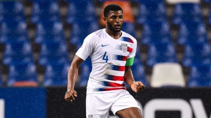 Mark McKenzie se presentó a la primera practica con el KRC Genk