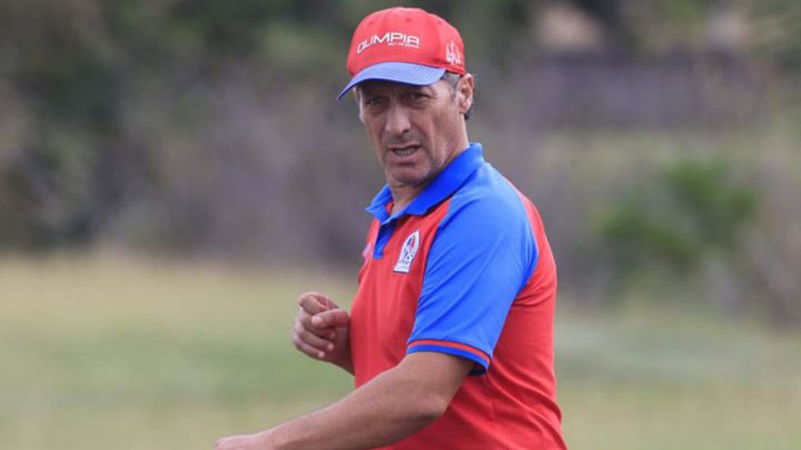 Pedro Troglio se queja por el horario de la final entre Olimpia y Marathón