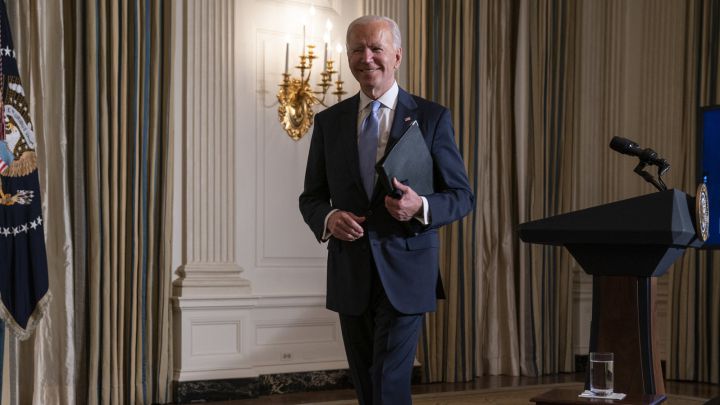 Las primeras 17 medidas de Joe Biden tras la salida de Trump
