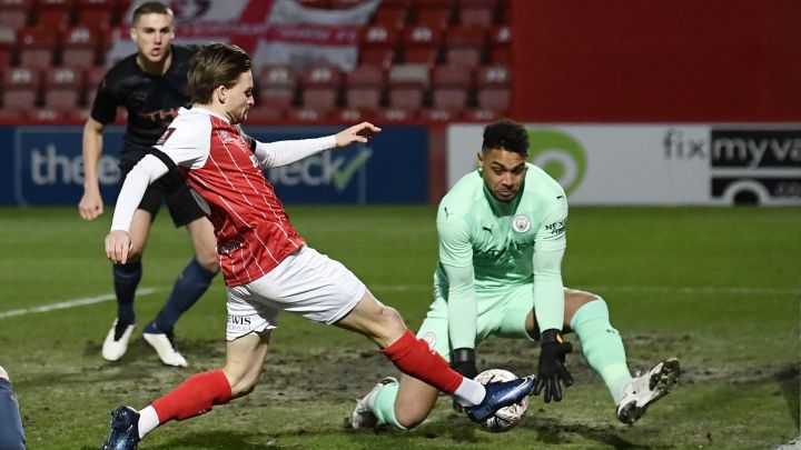 Zack Steffen y Manchester City evitan tragedia en FA Cup