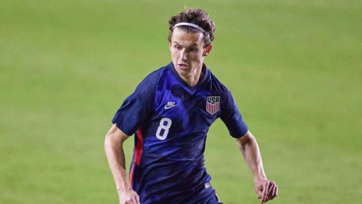 Brenden Aaronson debutó en la victoria de RB Salzburg