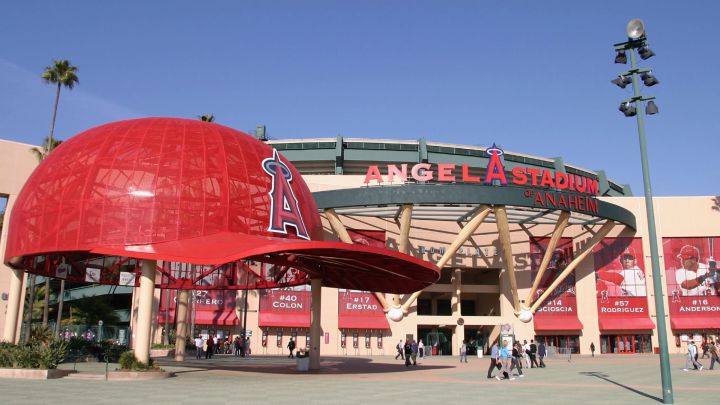 Exterior del Angel Stadium