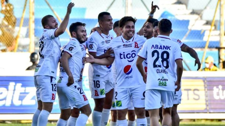 Alianza acorta distancias entre los más ganadores en El Salvador
