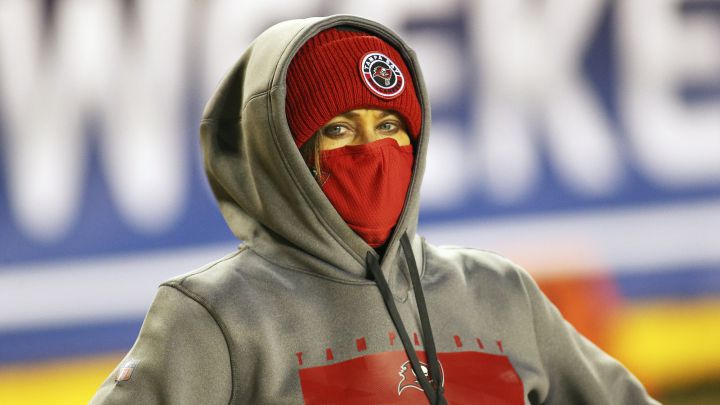 Lori Locust con los Buccaneers