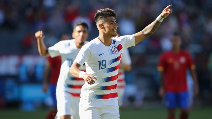 Uly Llanez dejó al Heerenveen temporalmente para estar con su familia