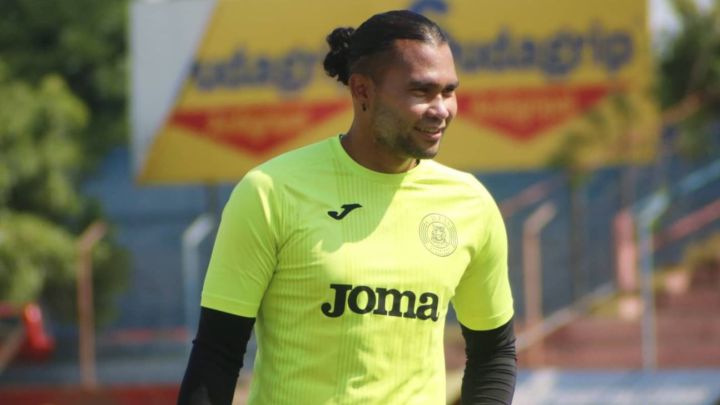 El futbolista mexicano está a solo unas horas de iniciar su faceta con el equipo más ganador de El Salvador. Conoce a continuación los detalles.