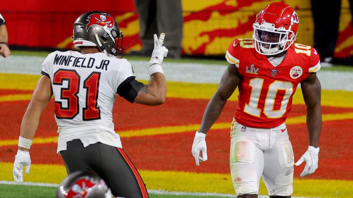 Antoine Winfield Jr., Tyreek Hill