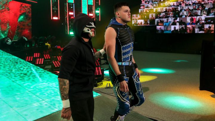 Rey Mysterio quiere que su hijo Dominik siga con el legado de la máscara