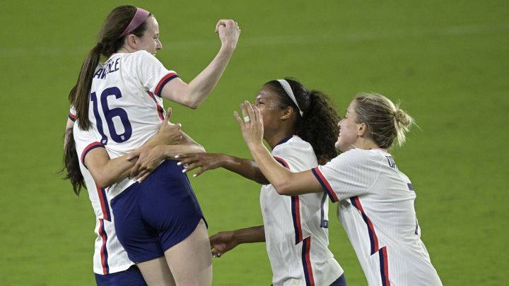 Con un gol agónico de Rose Lavelle, el combinado de las Barras y las Estrellas arrancó con el pie derecho su participación en este certamen.