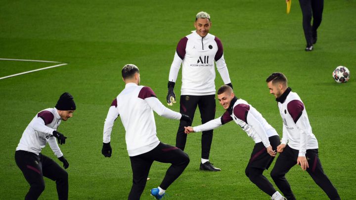 Uno de los momentos más especiales en el entrenamiento del conjunto parisino se presentó cuando Keylor demostró su olfato goleador.