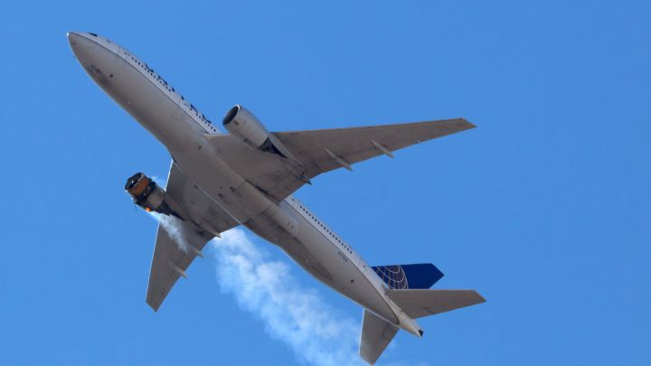 ¿Por qué se retiraron del servicio 24 Boeing 777 después del incidente de Denver?