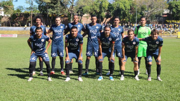 El conjunto de Santa Ana la pasó mal en su visita a Once Deportivo FC y terminaron goleados. Gullit fue titular y disputó los 90 minutos.