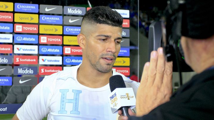 El experimentado delantero lleva casi una década fuera de su país y desea regresar a defender los colores de su primer equipo, el conjunto Albo.