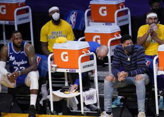 Los Lakers extrañan a Davis; no saben ganar sin él