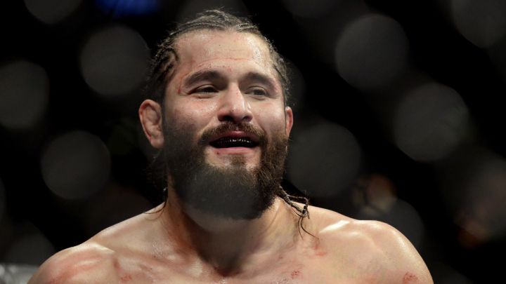 El peleador estadounidense de artes marciales mixtas aseguró que si se prepara bien, podría darle batalla al pugilista mexicano en el cuadrilátero.