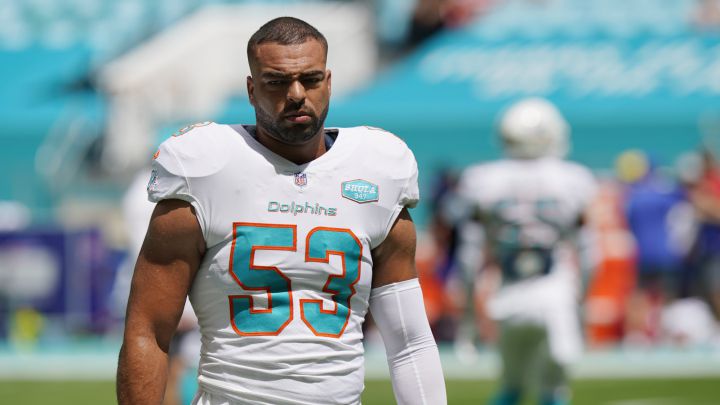 Kyle Van Noy con los Dolphins