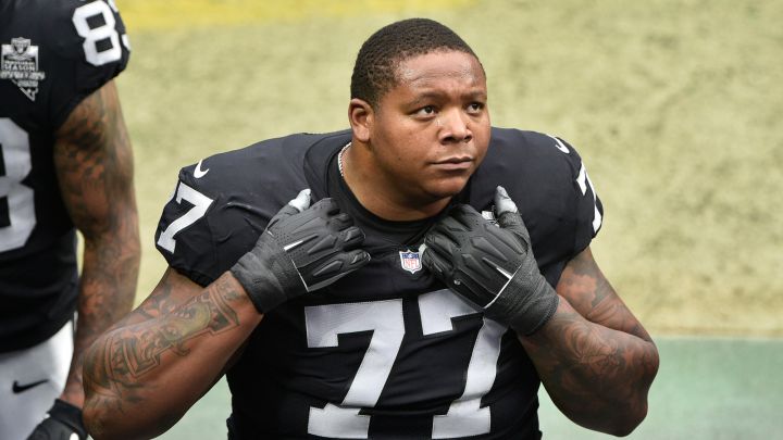 Trent Brown con los Raiders