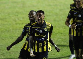 Potro Gutiérrez, líder en la Liga de Honduras con Real España