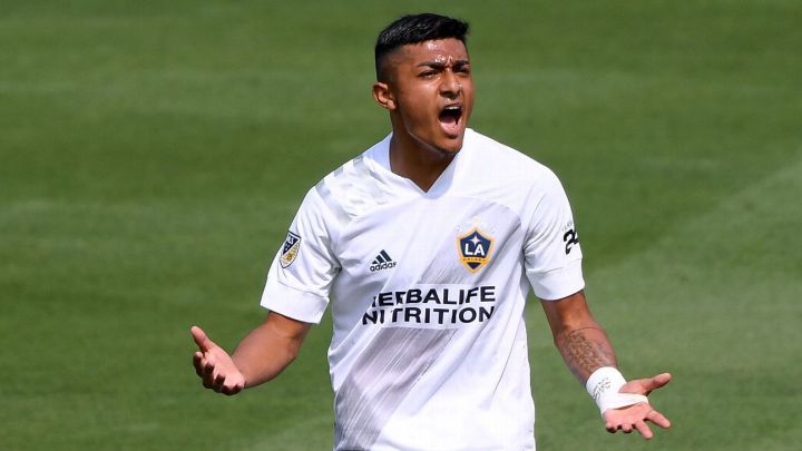 El mexicoamericano Julián Araujo podría ir a la Juventus en el verano