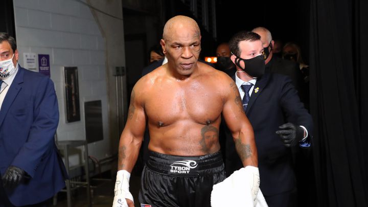 Mike Tyson revela cómo vencería a Mayweather: "Pelearía sucio"