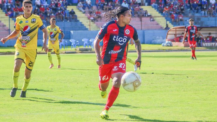 El conjunto donde milita el centrocampista mexicano no ha podido salir de su mala racha y este domingo tampoco lograron ganar en liga.