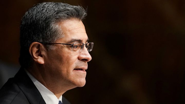 ¿Quién es Xavier Becerra, el responsable de Salud de origen mexicano elegido por Biden?