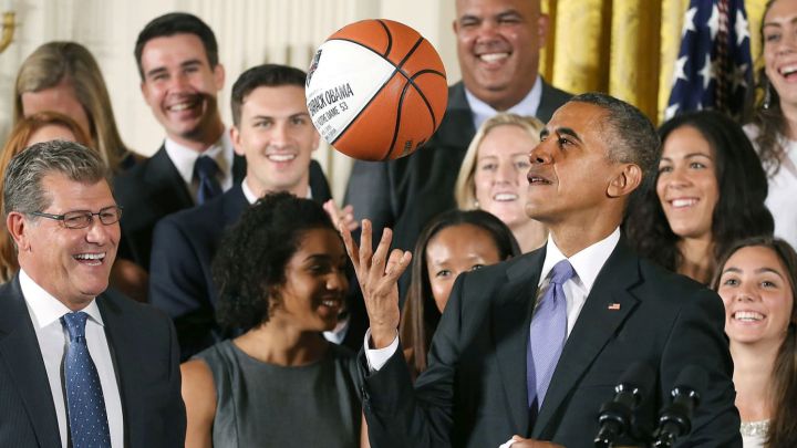 Barack Obama da su favorito para el March Madness