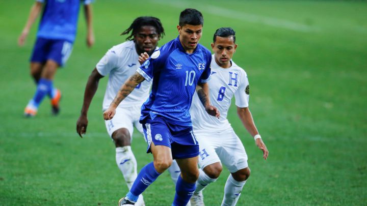 El Salvador mantiene posibilidades de ir a semifinales tras empatar ante Honduras