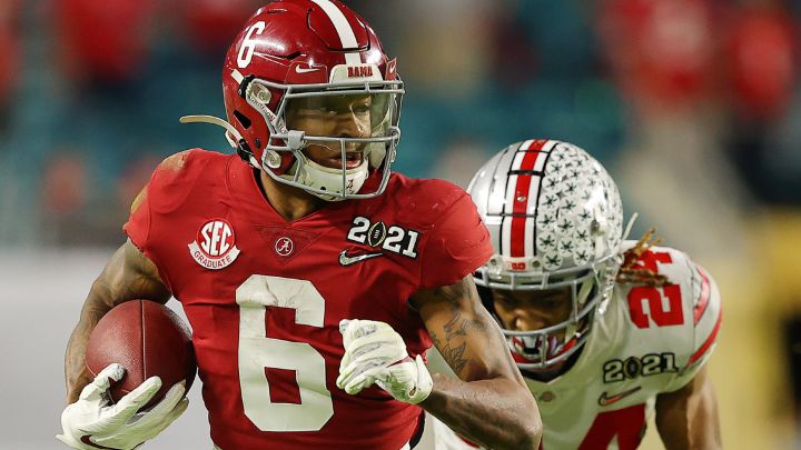 DeVonta Smith con Alabama
