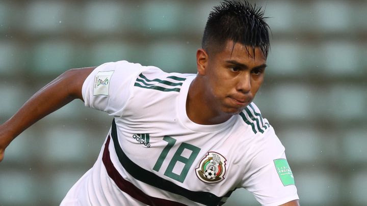 Efraín Ávarez durante un partido con la selección mexicana en el mundial U17 de Brasil 2019.