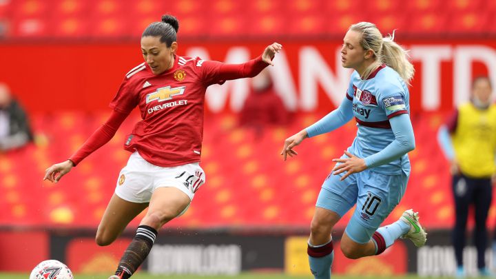 Christen Press anota un golazo en primer juego del United en Old Trafford