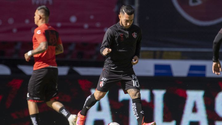 Acosta en sus días como jugador de Atlas, en México