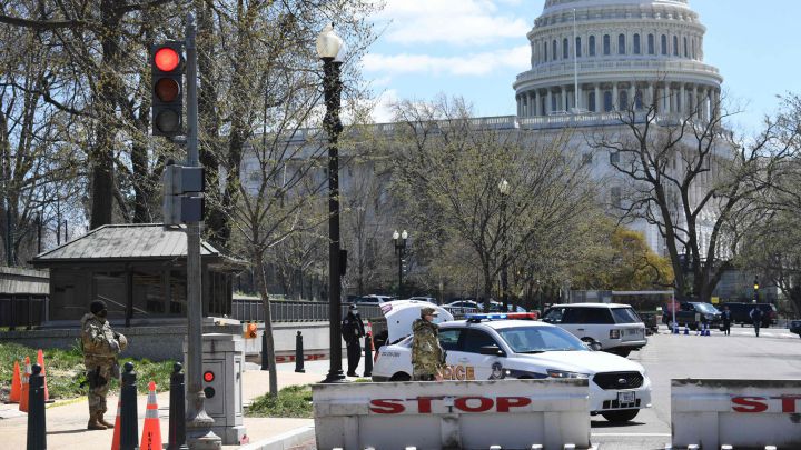 Capitolio EEUU cerrado por seguridad, en vivo: últimas noticias, en directo | Dos policías heridos