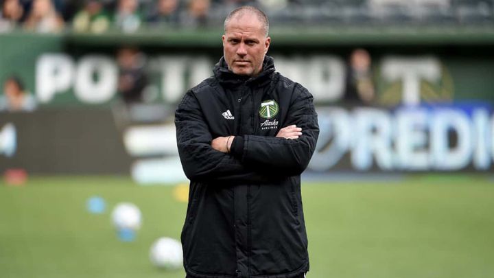 Giovanni Savarese en calentamiento de Portland Timbers