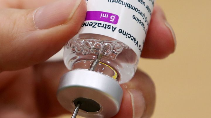Estados Unidos detiene la fabricación de vacunas AstraZeneca