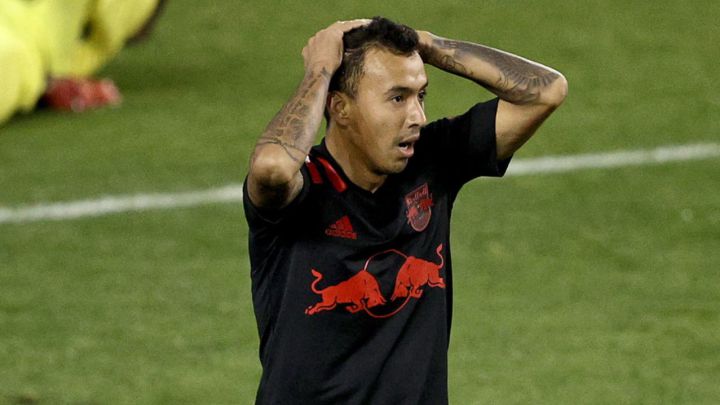 Kaku Romero tras fallar una oportunidad de gol con New York Red Bulls