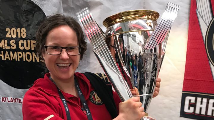 Lucy Rushton celebrando la MLS Cup ganada por Atlanta United en 2018.