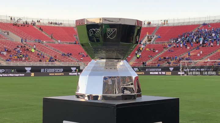 La copa de la Leagues Cup expuesta en Las Vegas para la final entre Tigres y Cruz Azul