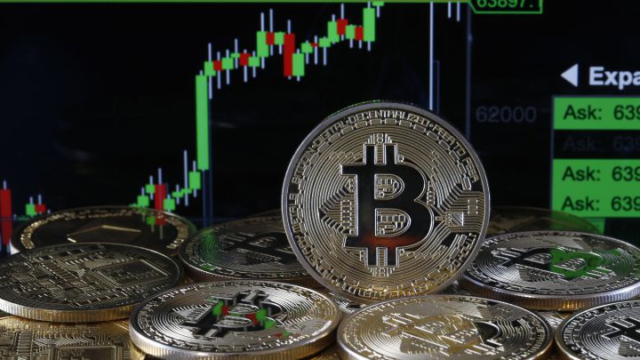 Pago de impuestos al IRS: ¿Me pueden gravar bitcoins y criptomonedas y qué debo informar?