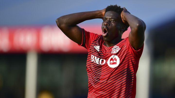 Noble Okello se lamenta tras el gol que le anularon ante León.
