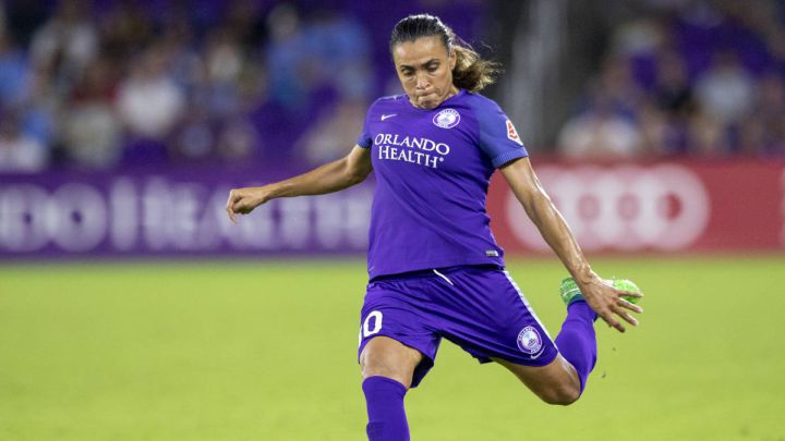 Árbitras y jugadoras de Orlando Pride y Gotham FC se unen contra el racismo